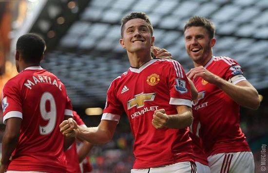 轻球员和引 轻球员和引